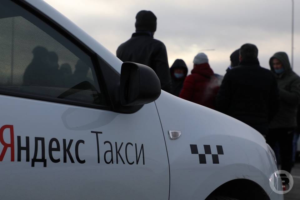 «Акцию устроили бездельники»: честное мнение волгоградского таксиста о протестах против «Яндекса»