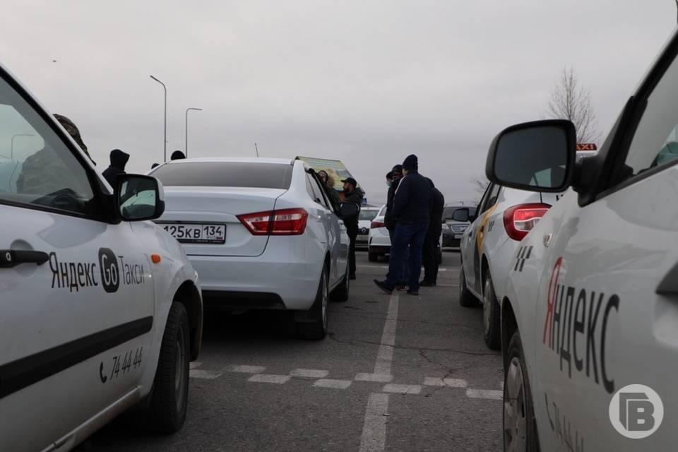 В Волгограде водители «Яндекс.Такси» устроили трехдневную забастовку