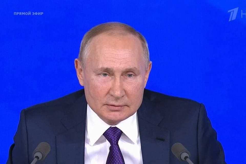 Путин пообещал помочь в сохранении памятников в Волгограде