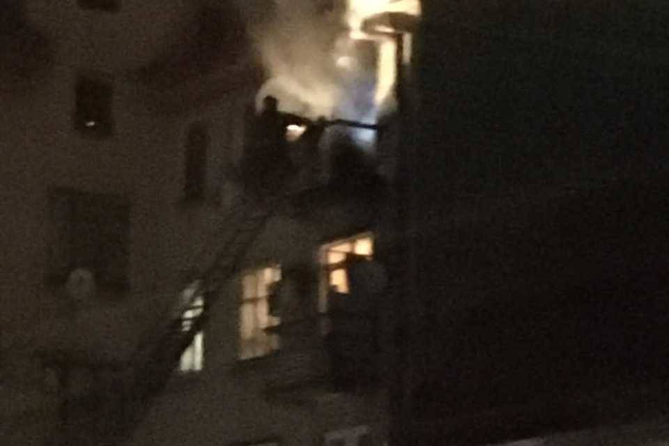 Из-за пожара в квартире в центре Волгограда эвакуировано 20 человек