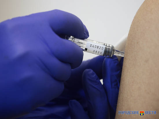 Волгоградцев начинают прививать от коронавируса вакциной «ЭпиВакКорона»
