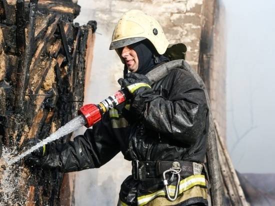 Один человек погиб и один пострадал на пожарах в Волгоградской области