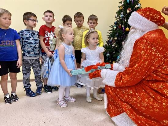 «ЕвроХим-ВолгаКалий» продолжает радовать детей новогодними подарками