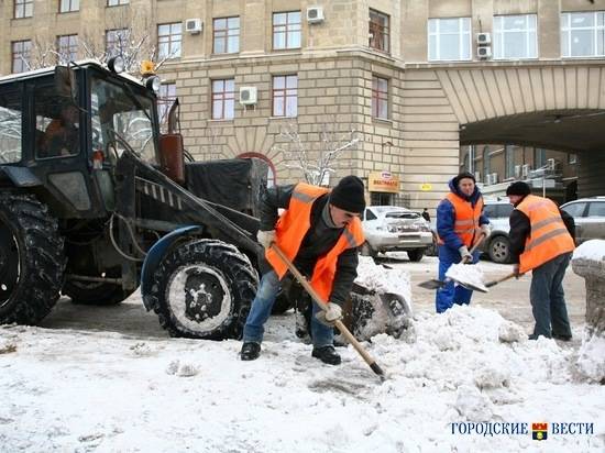 Госжилнадзор инспектирует уборку придомовых территорий от снега в Волгограде