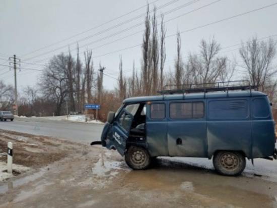 В Волгограде в ДТП пострадал 63-летний водитель УАЗа