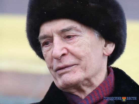 Андрей Бочаров выразил соболезнования близким Василия Ланового