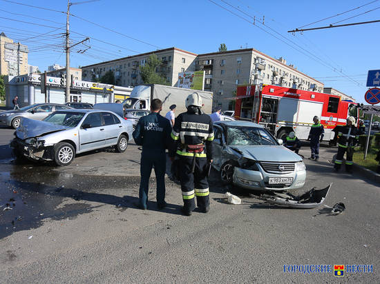 Волжанка на иномарке проехала на красный свет и совершила ДТП