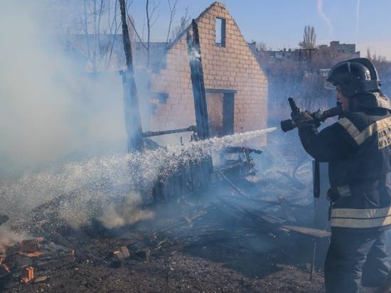 Под Волгоградом потушили пожар в частном доме