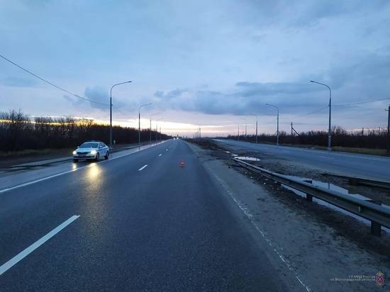 Под Волгоградом «Форд Транзит» насмерть сбил пешехода