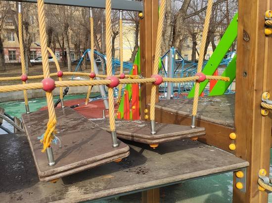В Волгограде восстановят поврежденный элемент спортгородка на Центральной набережной
