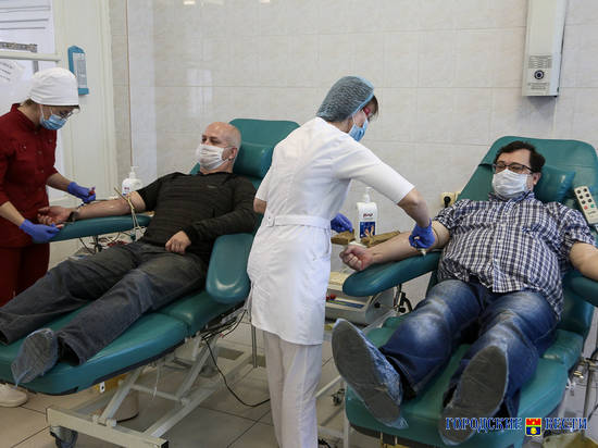В Волгоградской области становится больше доноров антиковидной плазмы