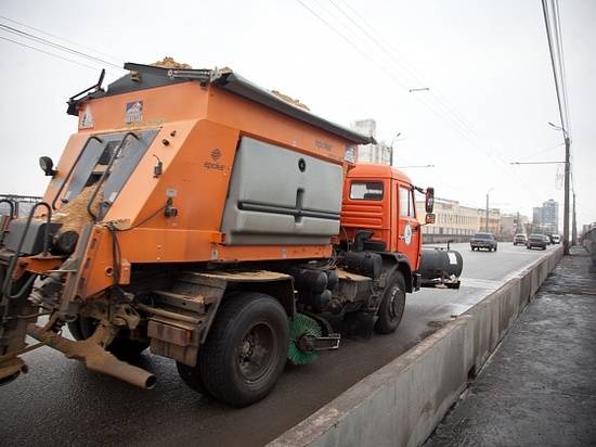 241 машина устраняла последствия непогоды на дорогах Волгоградской области