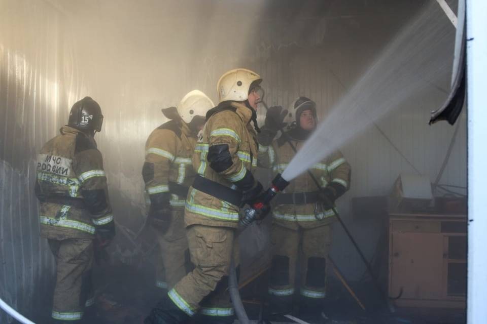 СК проверяет обстоятельства гибели двух человек на пожаре под Волгоградом