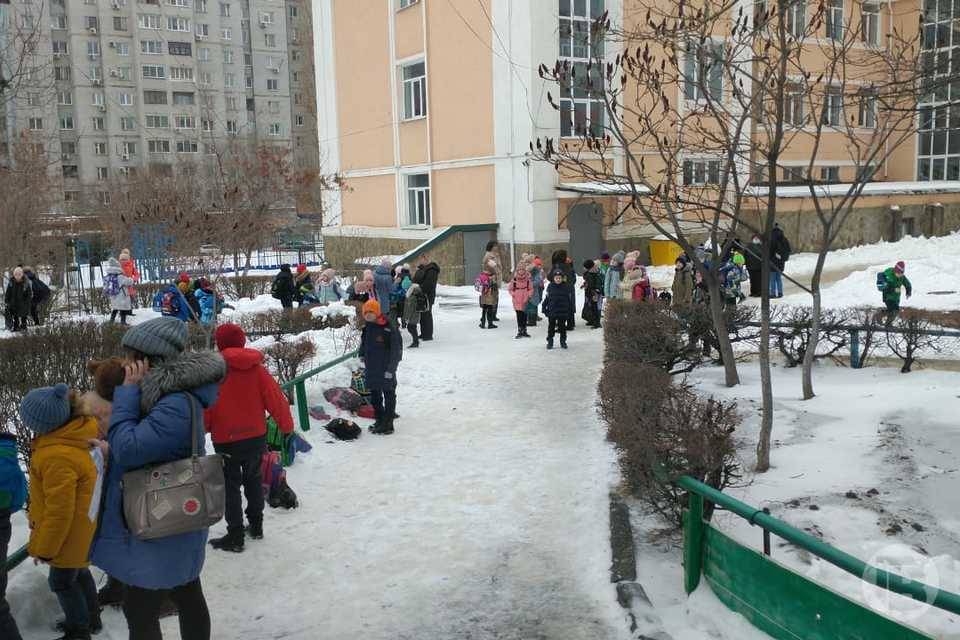 В Волгограде после фейков о терактах школьники вернулись к учебе