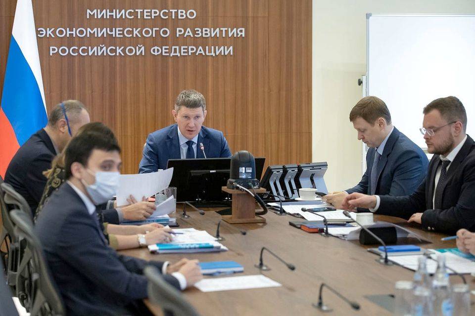 Максим Решетников: нацпроект «Производительность труда» мотивирует регионы активнее помогать предприятиям