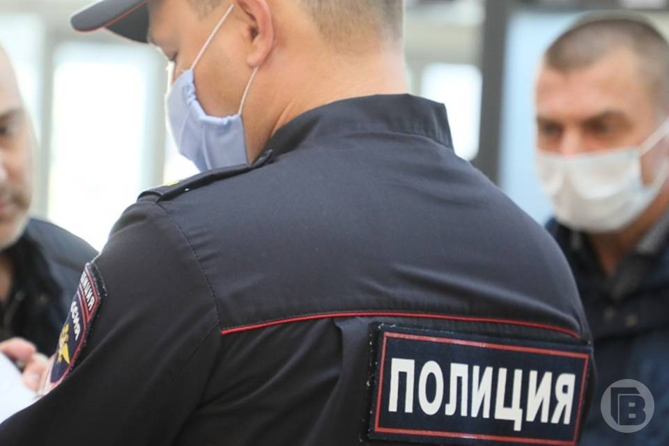 В Волгограде тиктокеру дали 10 суток ареста за избиение матери