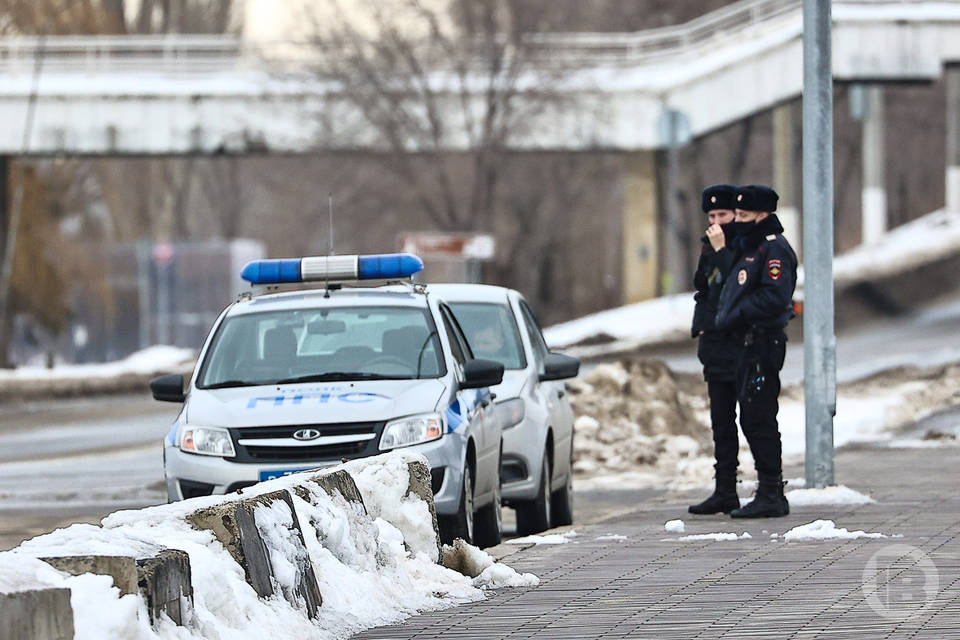В Волгограде под окнами гостиницы «Турист» нашли тело мужчины