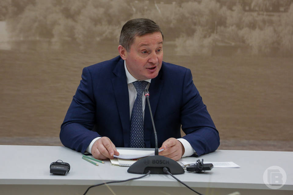 Губернатор Андрей Бочаров принимает участие в совещании судей