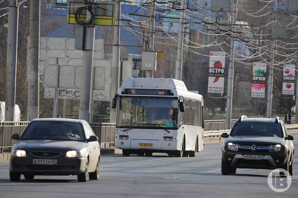 В Волгограде проверяют сообщение о высадке ребенка из троллейбуса