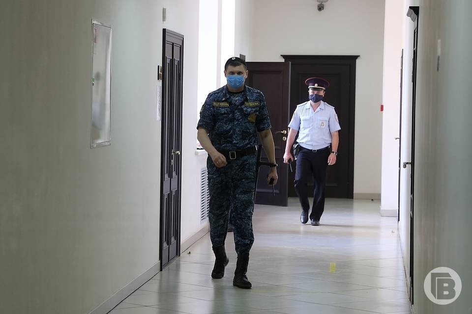 Полицейские из Волгограда задержали жительницу Ставрополья за кражу у камышанки «медовых денег»