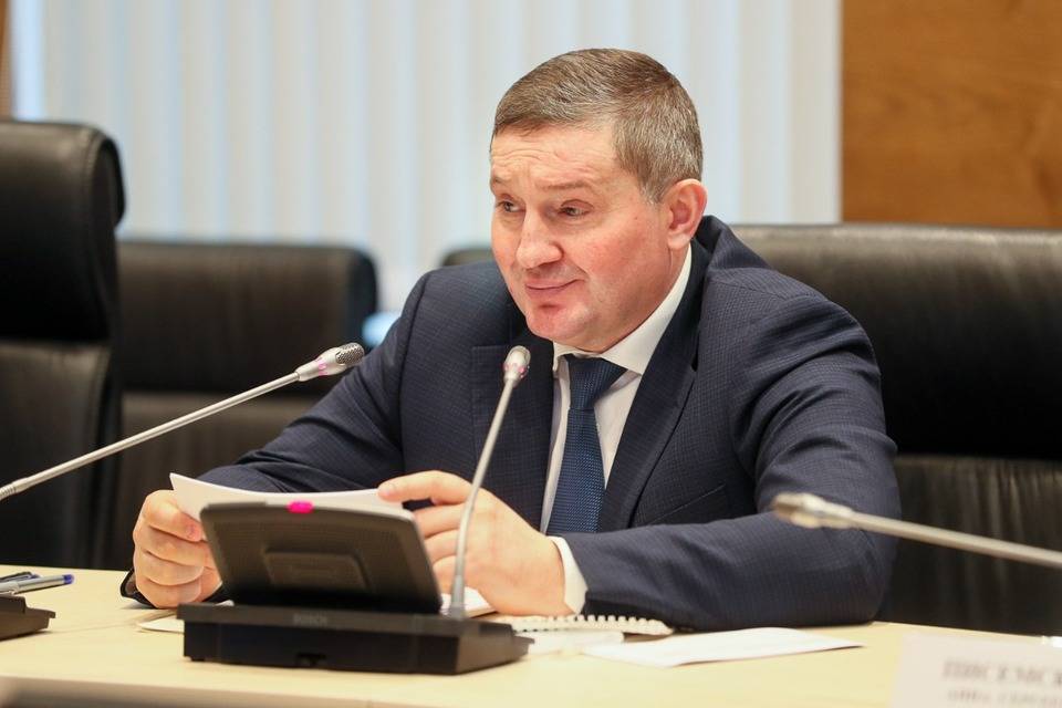 Бочаров поблагодарил предпринимателей за помощь беженцам из ДНР и ЛНР
