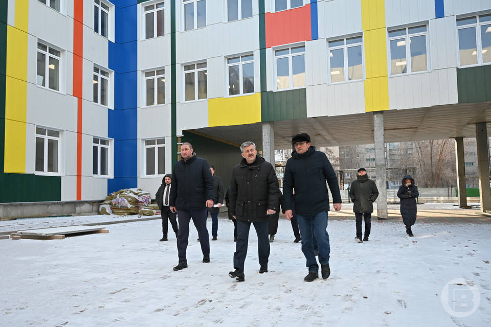 В строящейся школе-«тысячнике» на юге Волгограда  завершаются отделочные работы