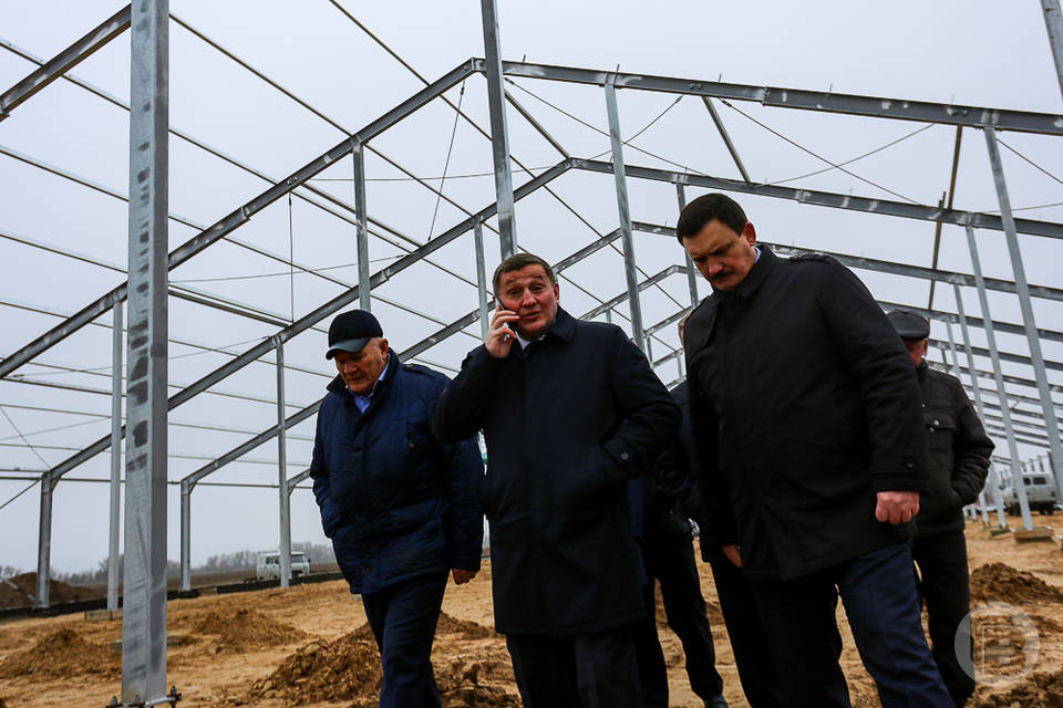 Губернатор Андрей Бочаров проверит готовность сельхозпредприятий к новому сезону
