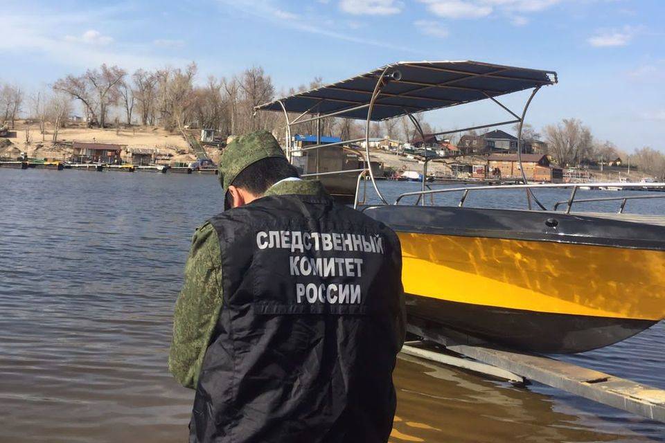 В Волгоградской области столкнулись моторная лодка с теплоходом