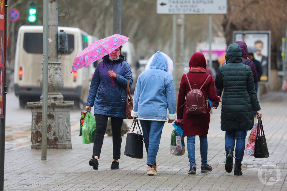 Страшный ветер с дождем ожидается в Волгоградской области 13 апреля