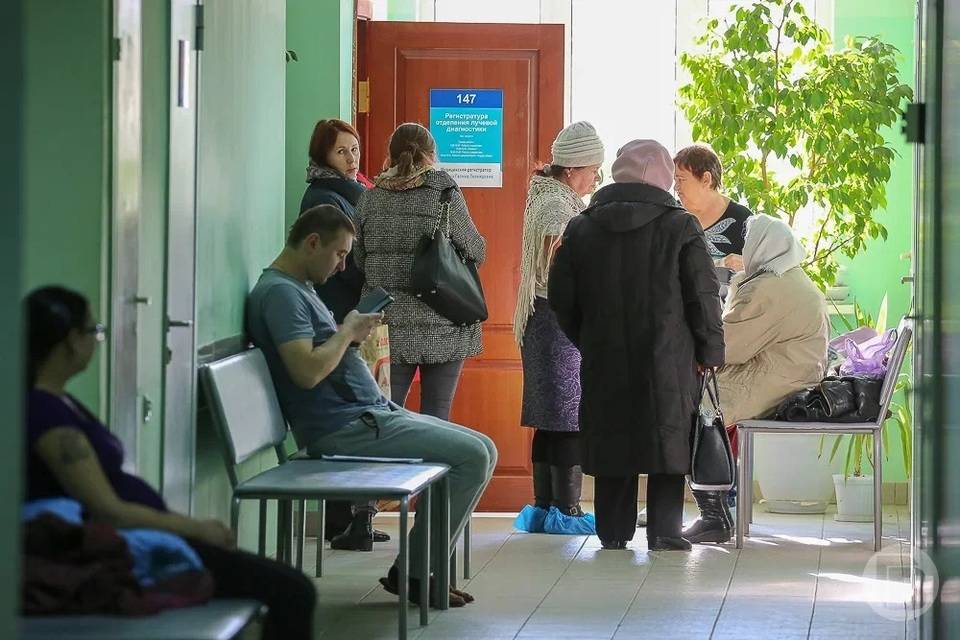 Мужчина напал на медиков в больнице Волгограда