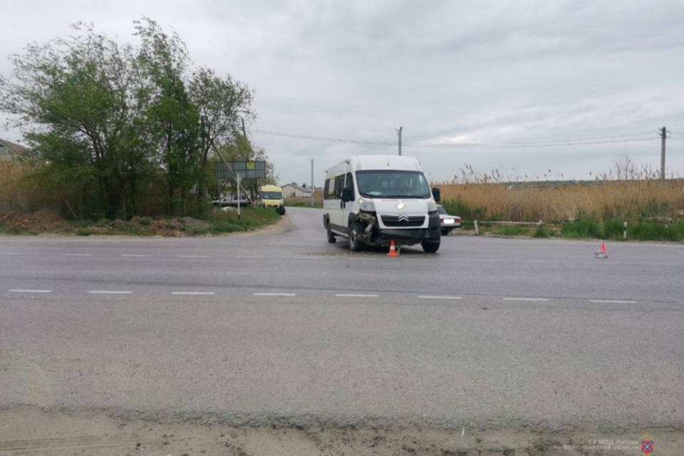 79-летний водитель в Волгограде пострадал в аварии с иномаркой