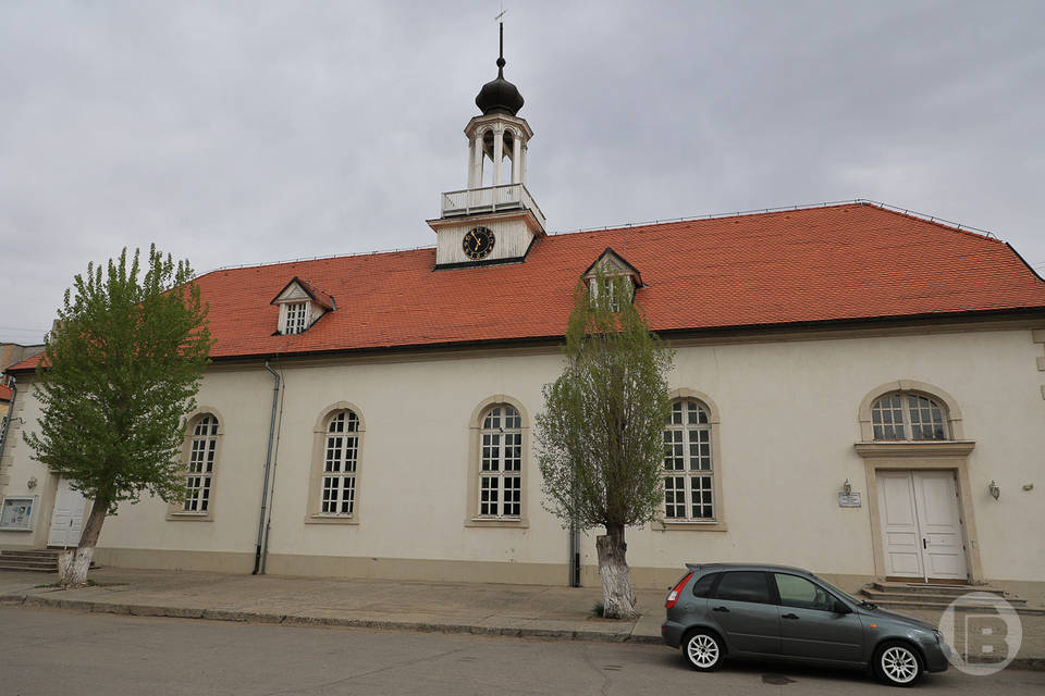 В Волгограде рядом с музеем «Старая Сарепта» демонтировали старый асфальт