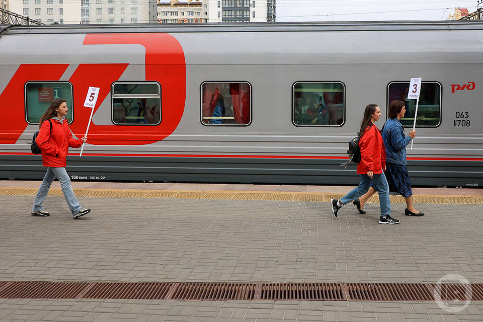 В Волгограде встретили первый в 2022 году поезд с туристами