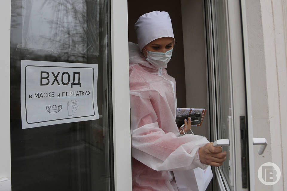 Волгоградского врача судят за поддельные сертификаты против COVID-19