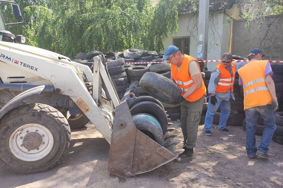 «Ситиматик-Волгоград» вывез на утилизацию более 700 отработанных автопокрышек с территории областного центра