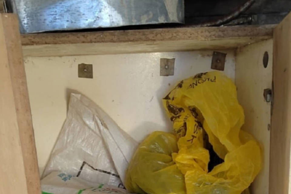 Волгоградец прятал дома в шкафах мешки с коноплей