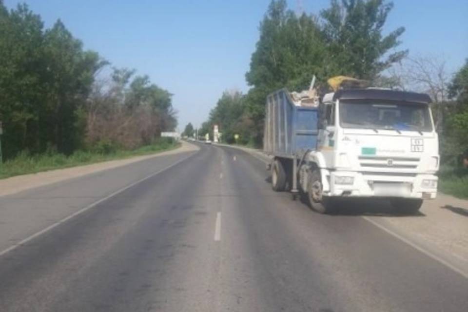 Водитель КамАЗа насмерть сбил пенсионерку в Волгоградской области