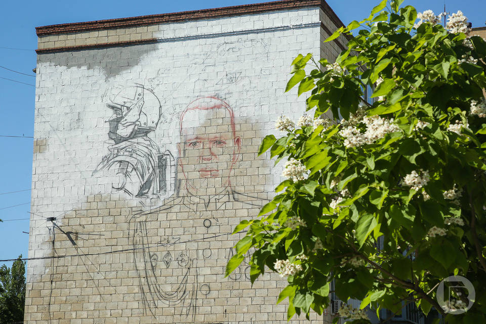 Портрет Героя России появится на фасаде дома в центре Волгограда