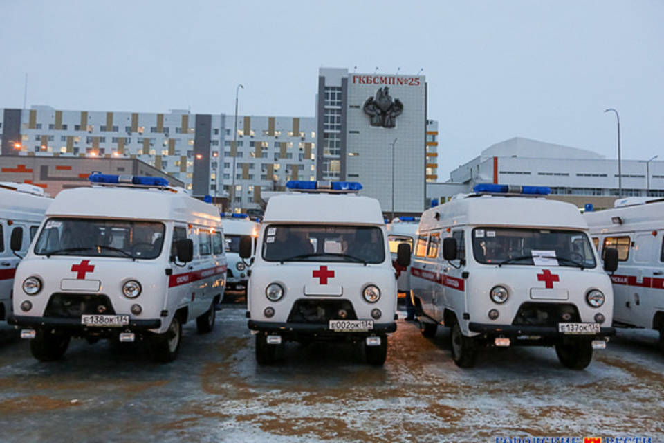 В Волгограде тело выпавшего из окна пенсионера переехал водитель «Лады Гранты»
