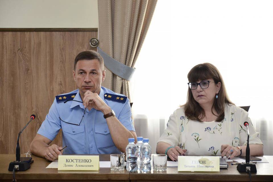 Прокурор Волгоградской области Денис Костенко взял под личный контроль трудовые нарушения