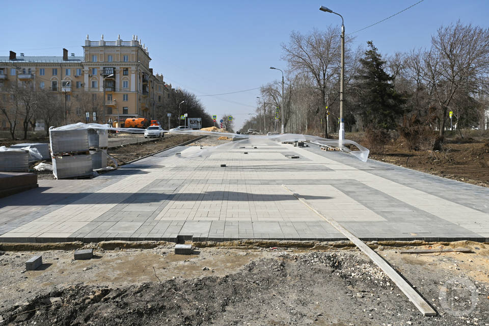 28 гранитных ступенек на бульваре Титова в Волгограде вернули на место