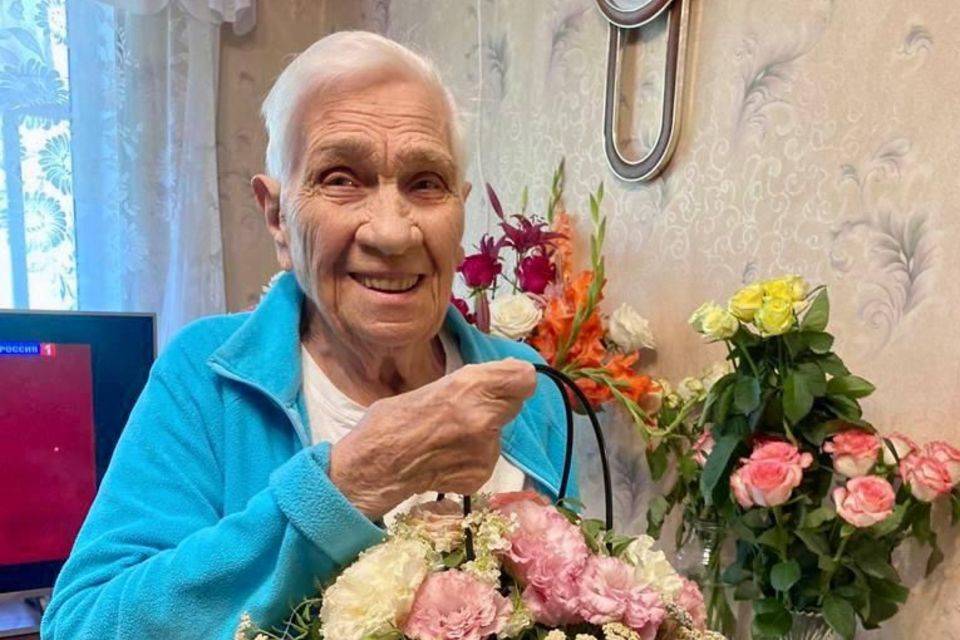 100-летний юбилей отметила ветеран войны из Волгограда Антонина Веремеенко