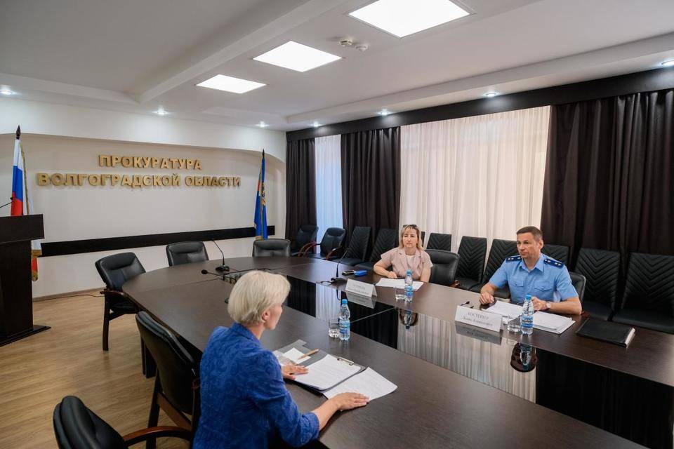 В Волгограде бизнесмены пожаловались прокурору на отказы в выдаче кредитов