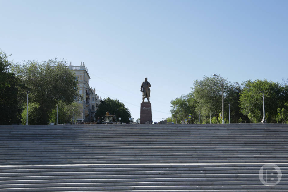 Дорога к вождю: в Волгограде восстановили лестницу на бульваре Титова