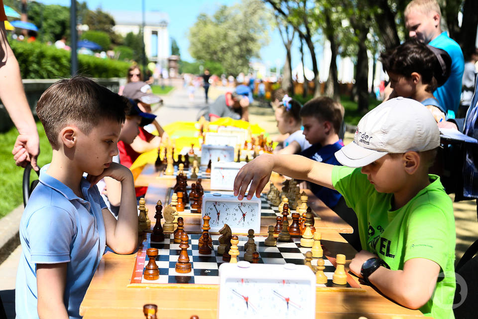 Волгоградцам юные спортсмены покажут, как ставится шах и мат
