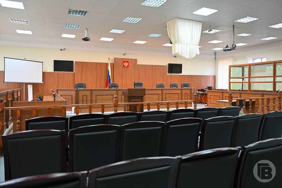 В Волгограде будут судить замглавврача медучреждения за обман с премиями сотрудников
