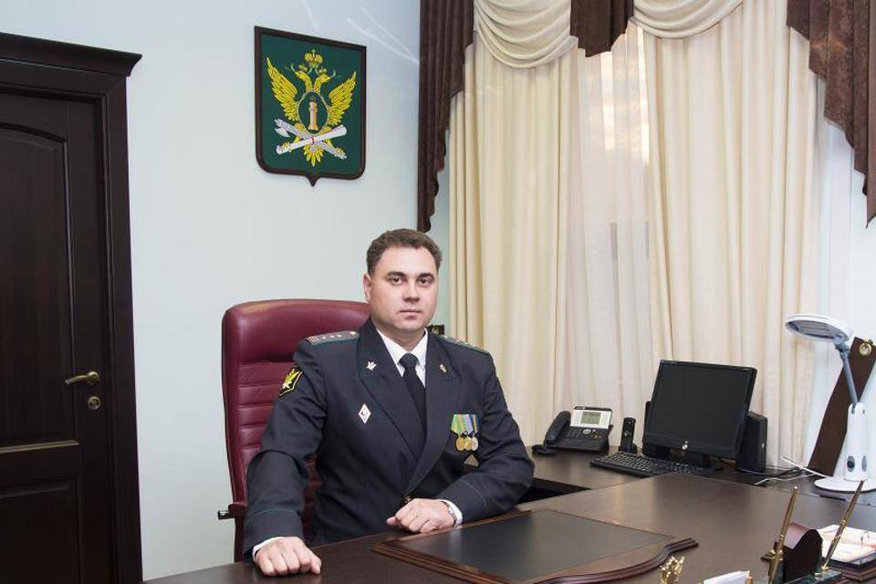 Экс-главному приставу Волгоградской области дали срок и лишили звания подполковника