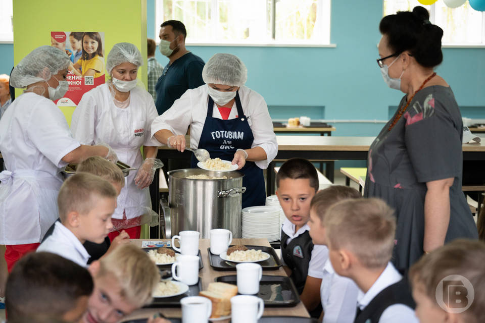 В Социальный кодекс Волгоградской области внесли поправки по горячему питанию школьников