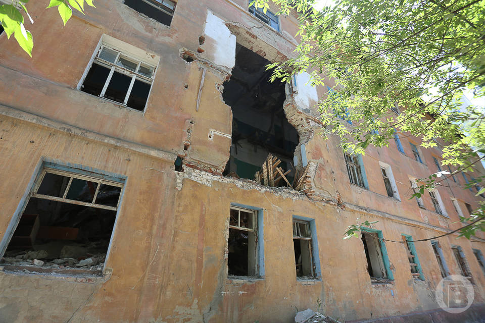На улице Зенитчиков в Волгограде еще один дом признали аварийным