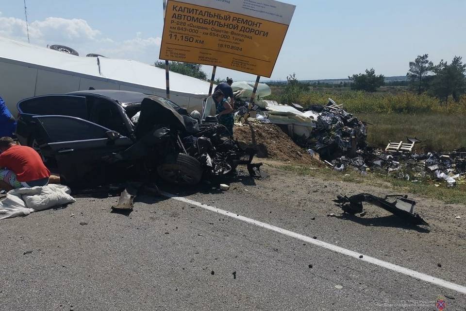 Под Волгоградом в ДТП погибли трое взрослых и пострадали двое детей